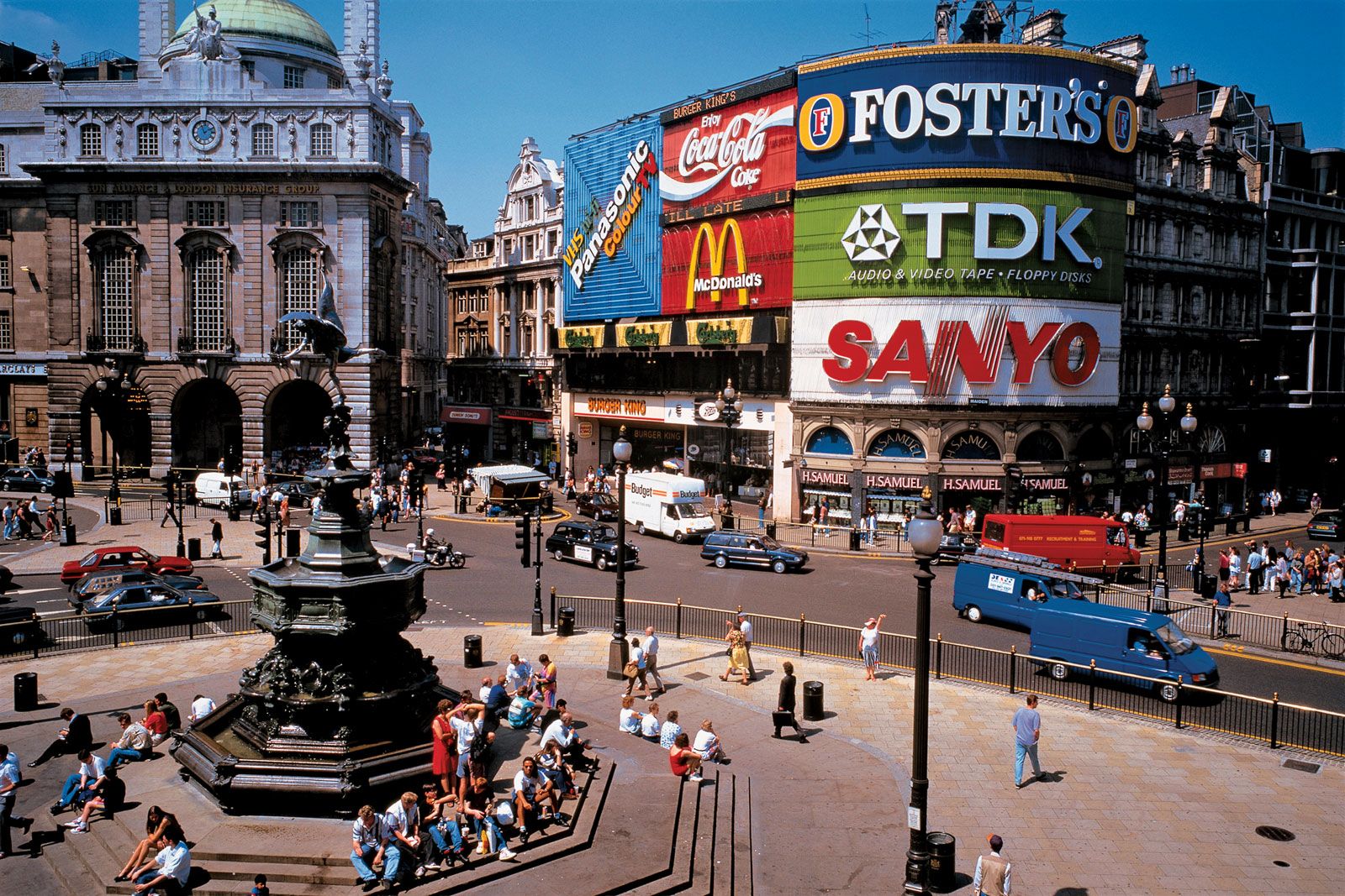 Colour view of Picadilly Circus, London.